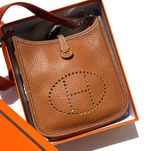 Authentic HERMES Mini Evelyne TPM 16 Gold Leather Crossbody Bag   Designer: HERM - Picture 1 of 14